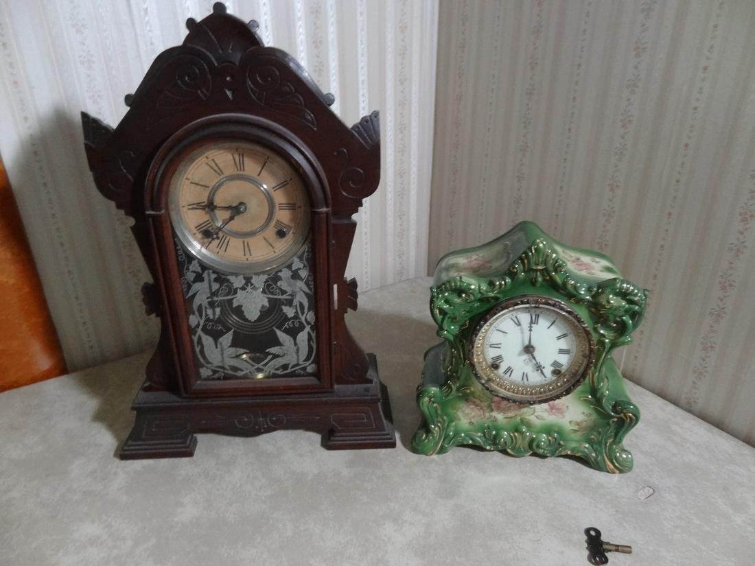 2 antique clocks (1 of 3)