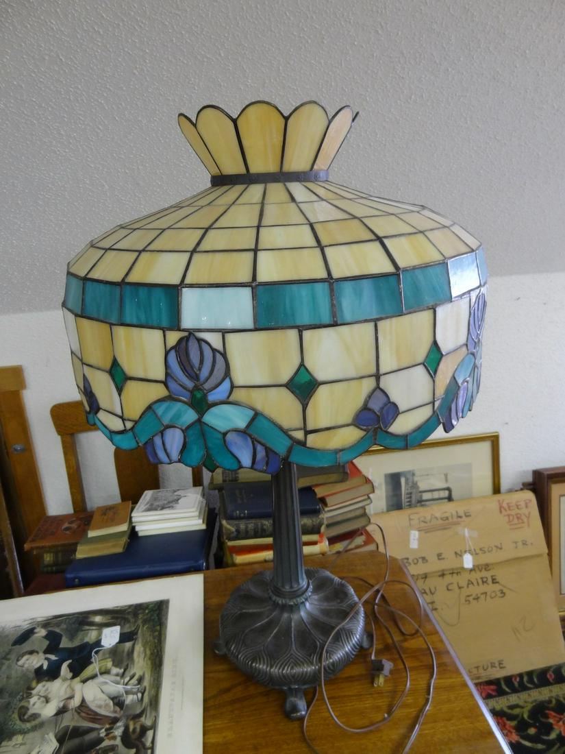 Large stained glass table lamp (1 of 3)
