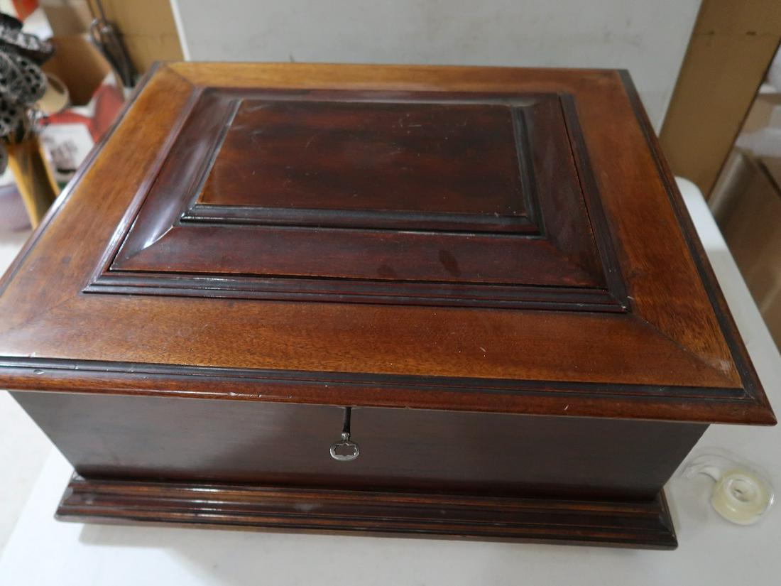 Imperial Symphonion (Approx. 20 - 16" Discs) Music Box - Double Comb: 24" x 19" x 11"