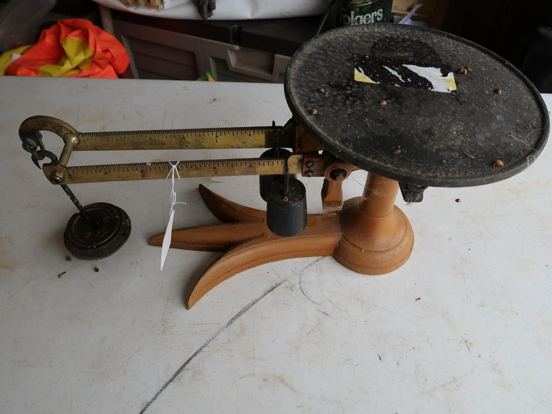 Early Cast Iron Scale: 21" L x 10"W