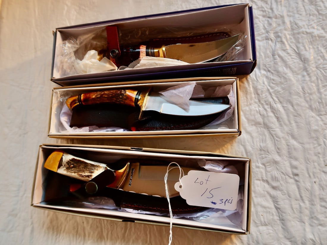 3 New in Box Buck Knives (1 of 4)