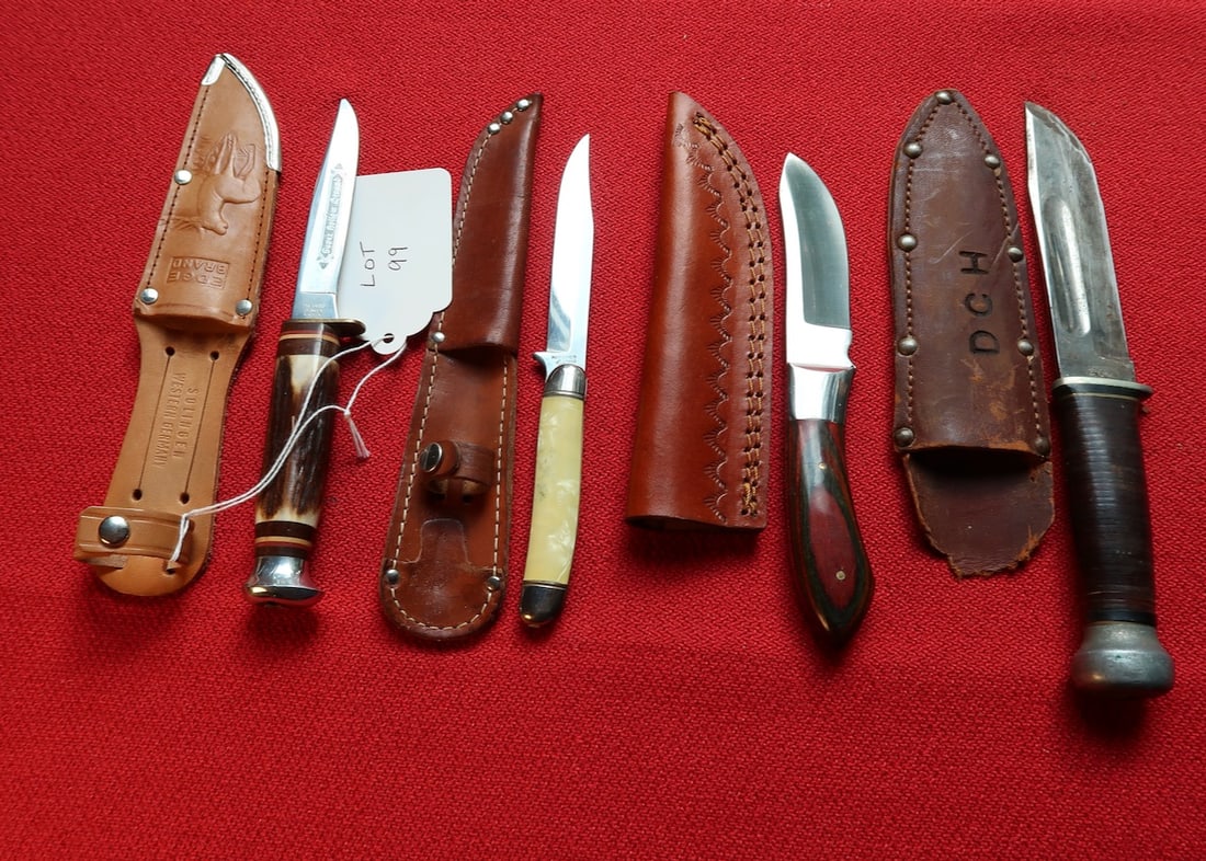 4 Bowie Knives in Sheaths: Longest: 8.5"