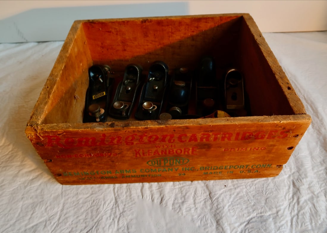 Remington Cartridge Box w/ 8 Stanley Planes (1 of 4)