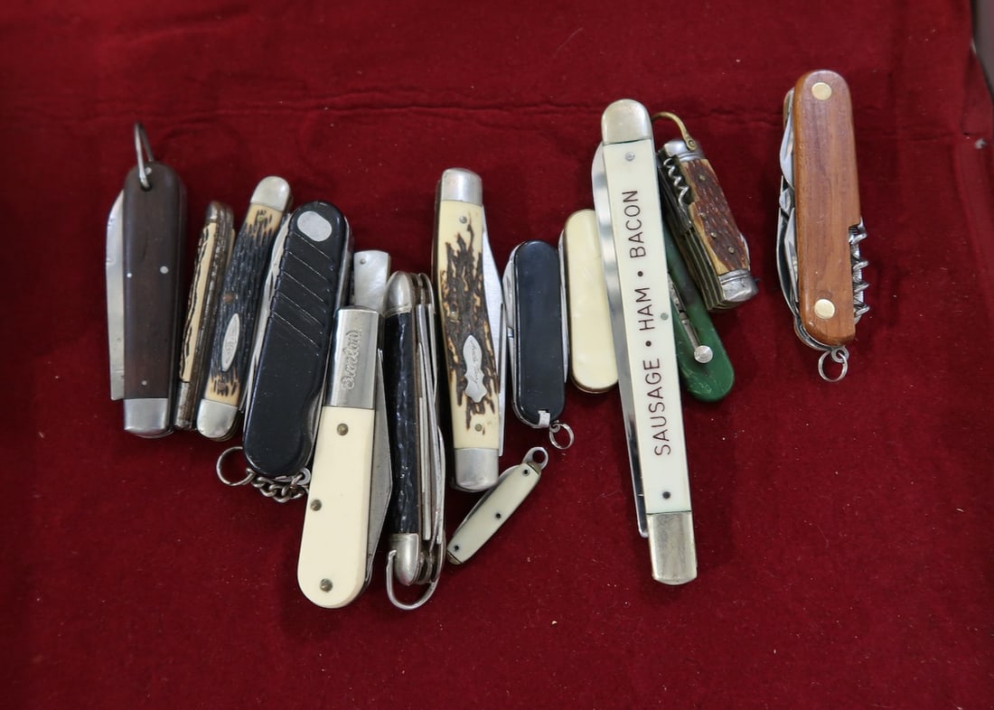 15 Pocket Knives (1 of 3)