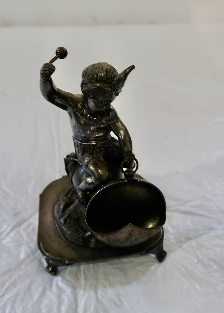 Large Silver Plate Cherub Watch Holder (1 of 3)