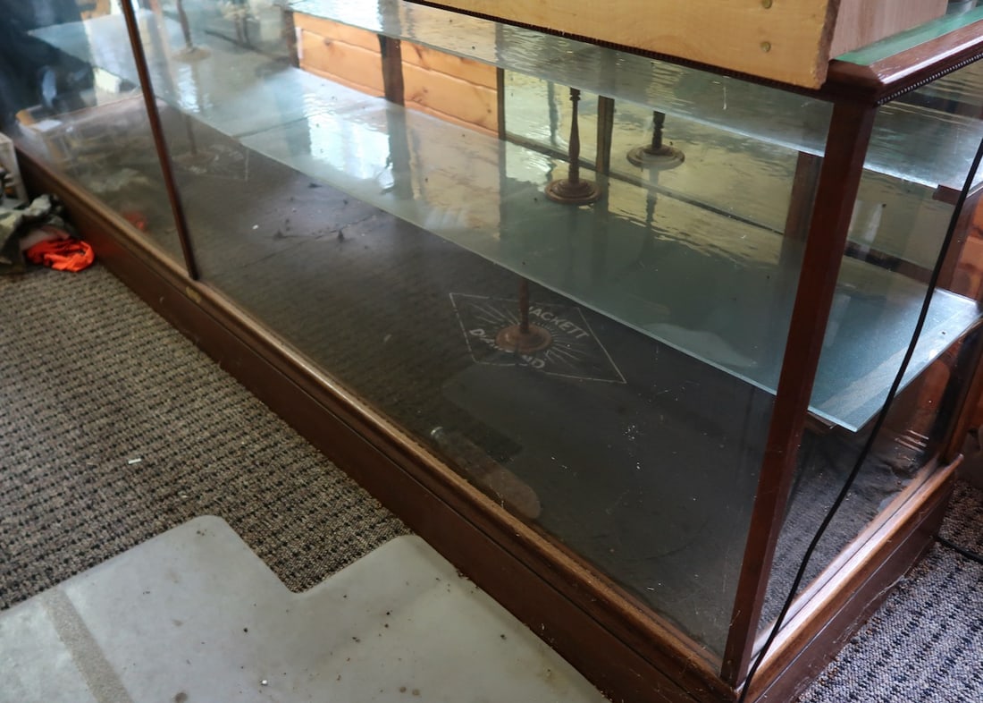 Oak Counter Showcase (1 of 3)