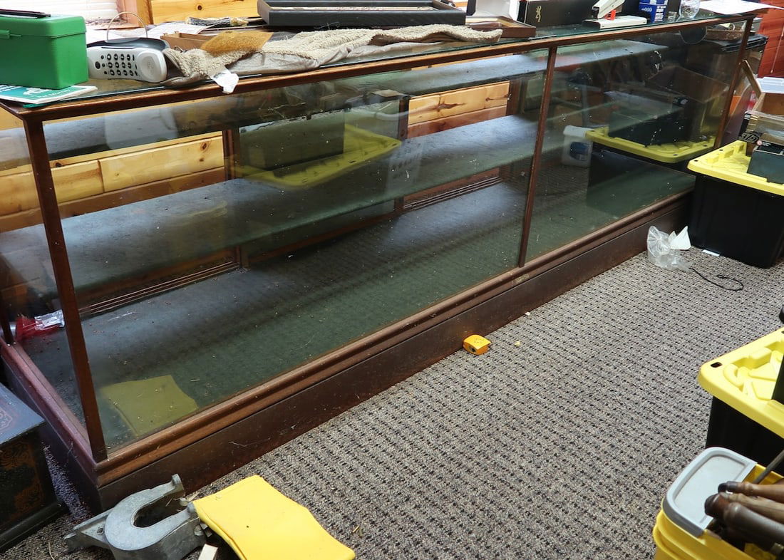 Oak Counter Showcase (1 of 2)