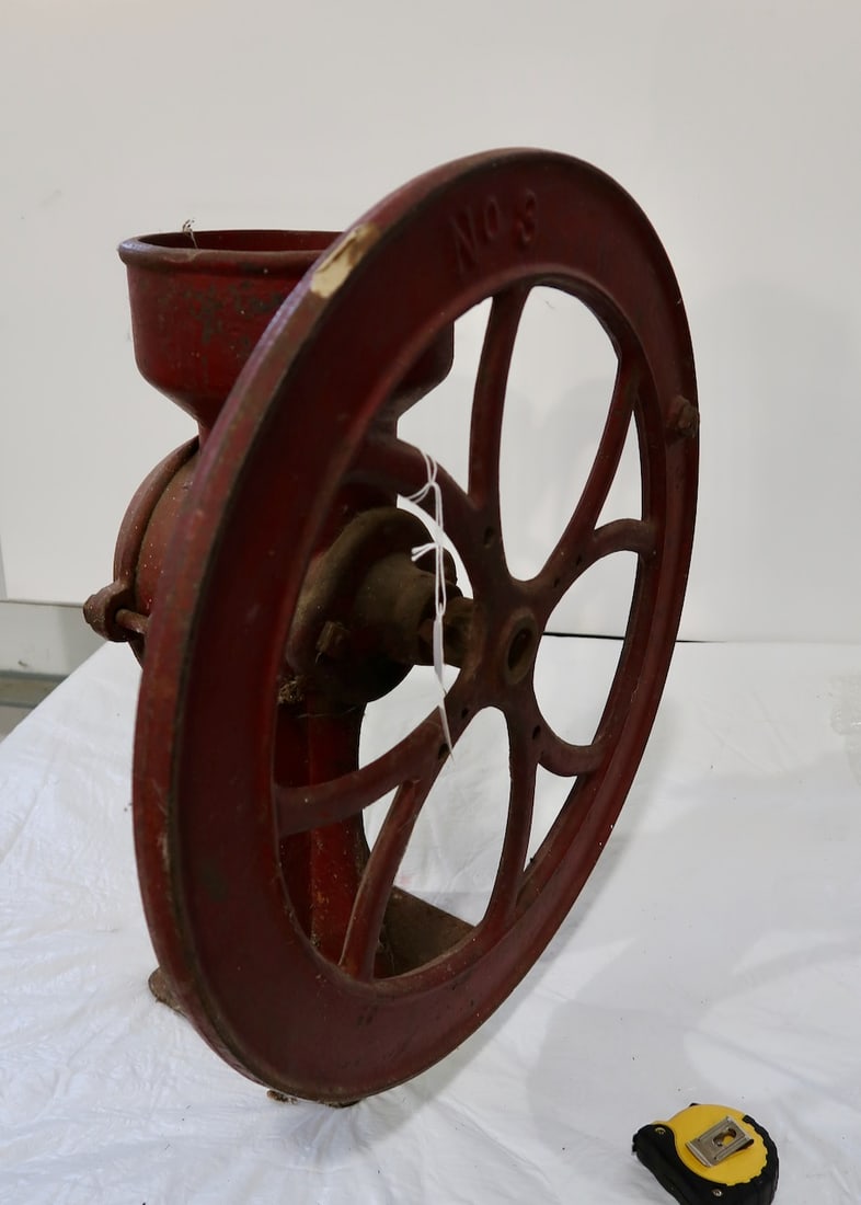 #3 Cast Iron Coffee Grinder (1 of 3)