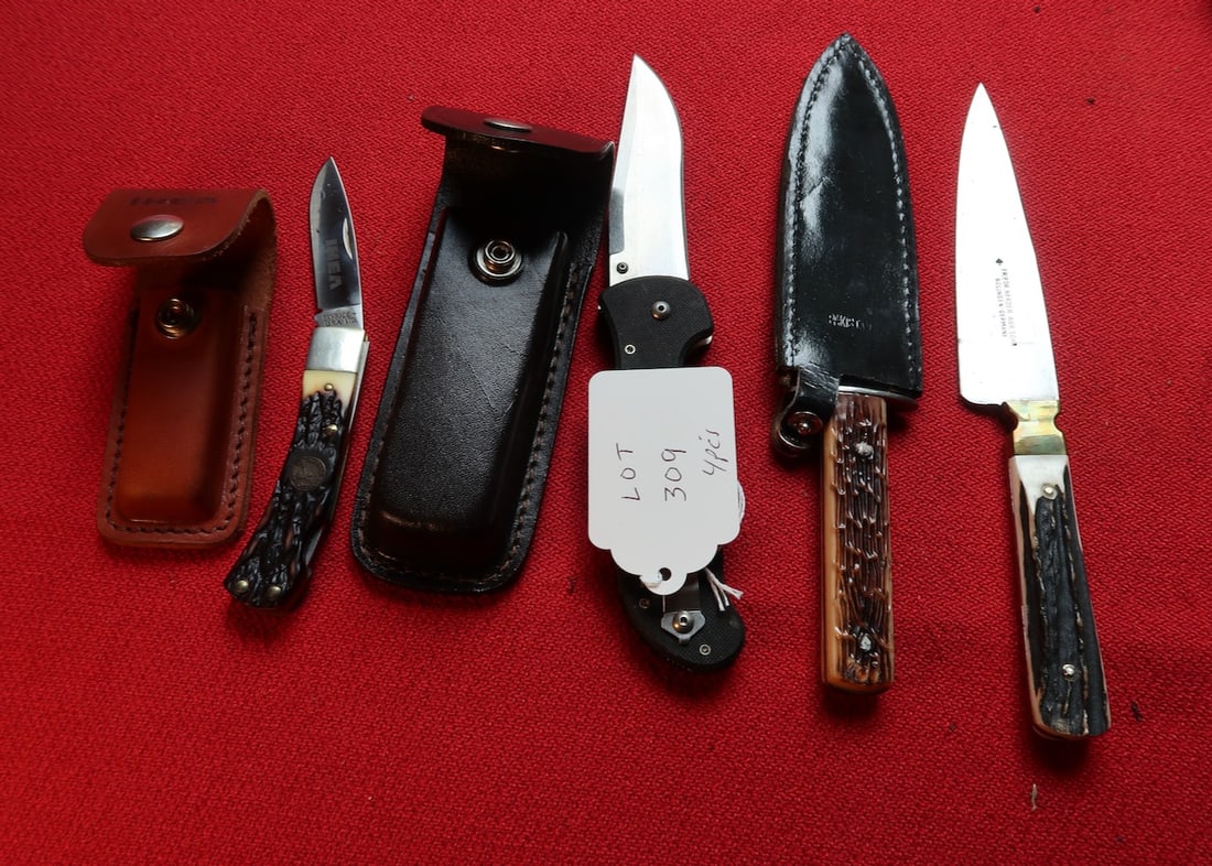 4 Buck Knives (1 of 3)