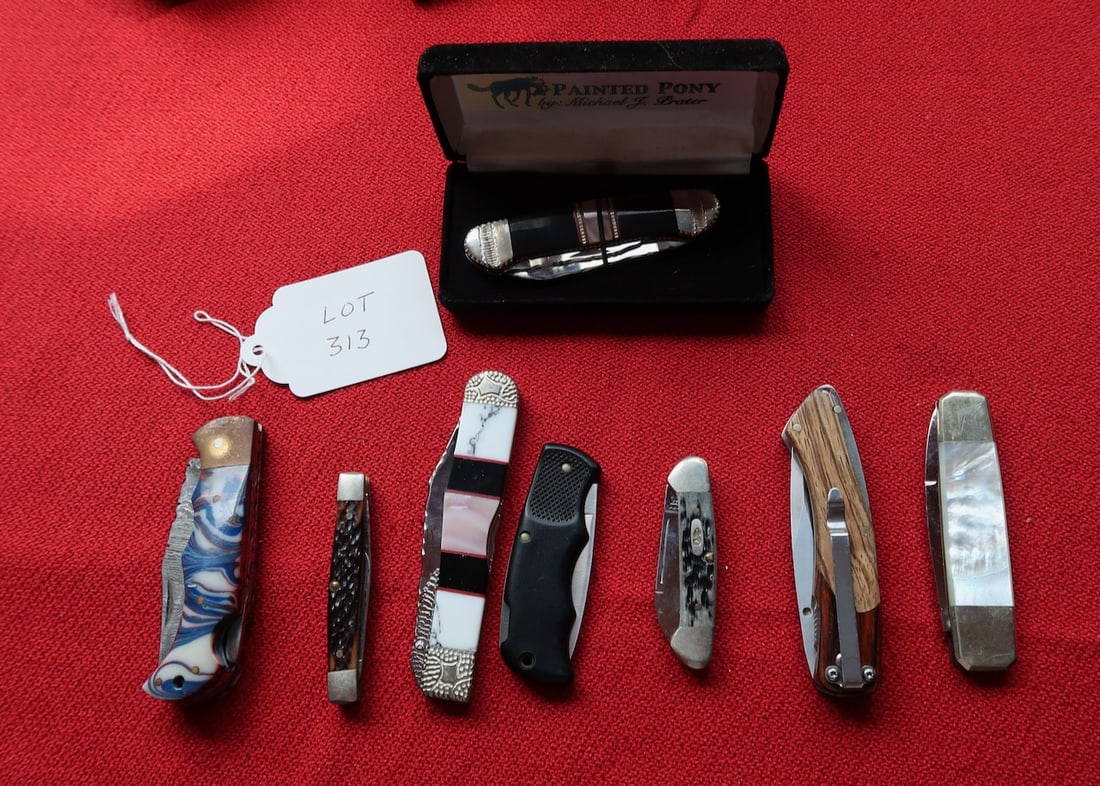 8 Pocket Knives (1 of 4)