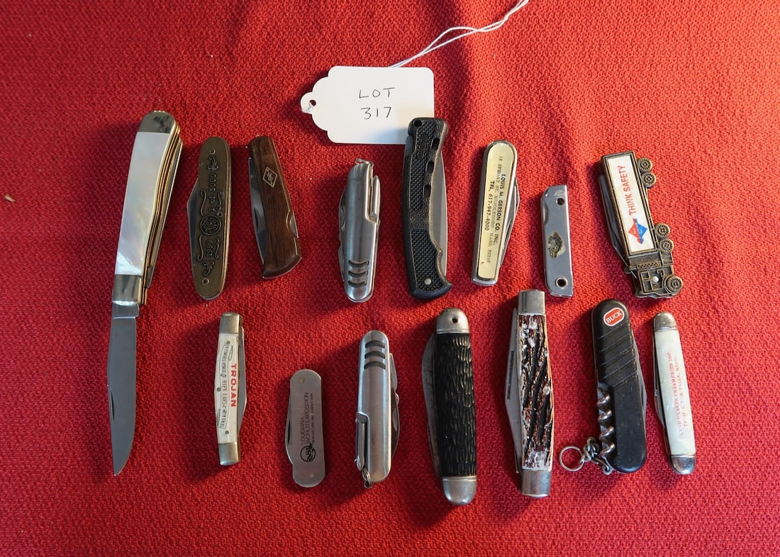 15 Miscellaneous Pocket Knives (1 of 3)