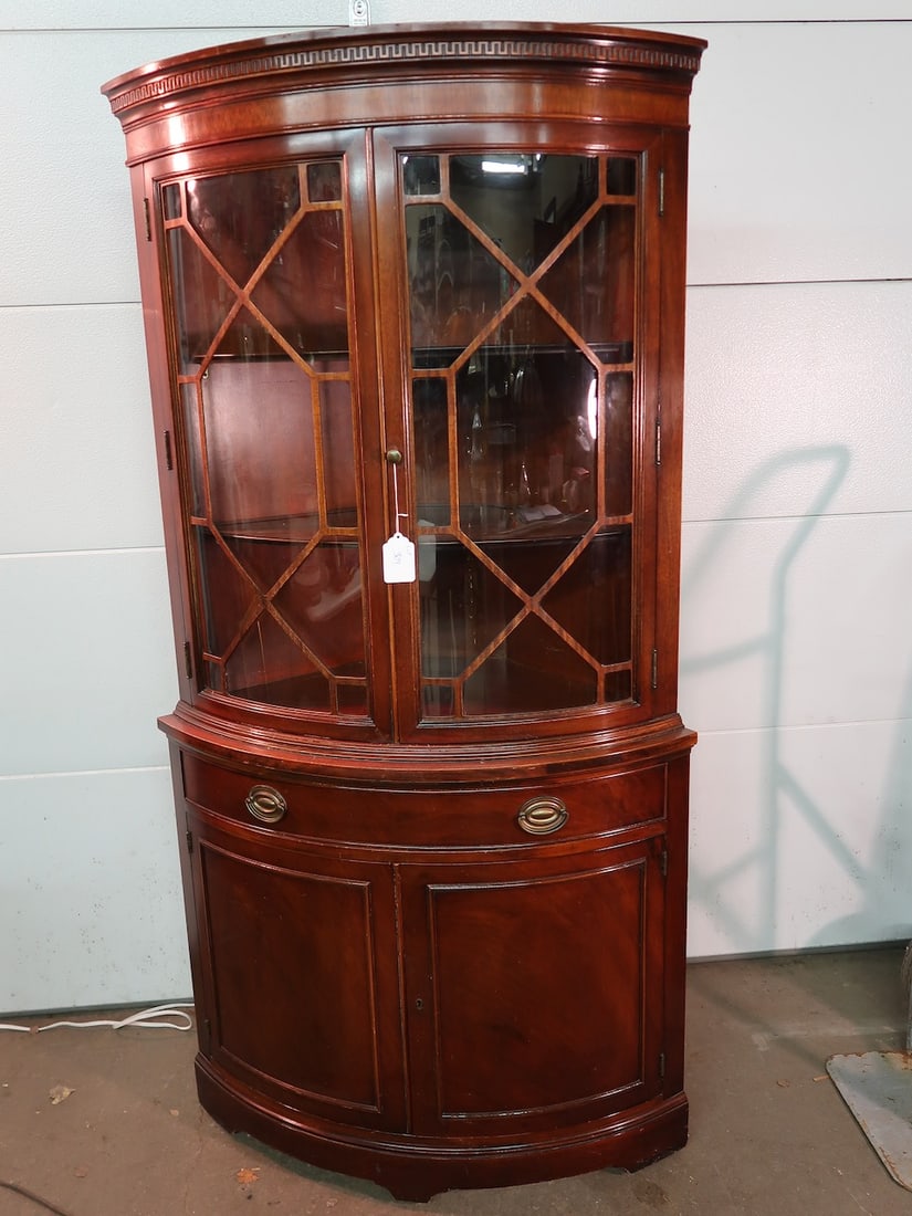 Drexel Travis Court Collection Corner Cabinet (1 of 4)