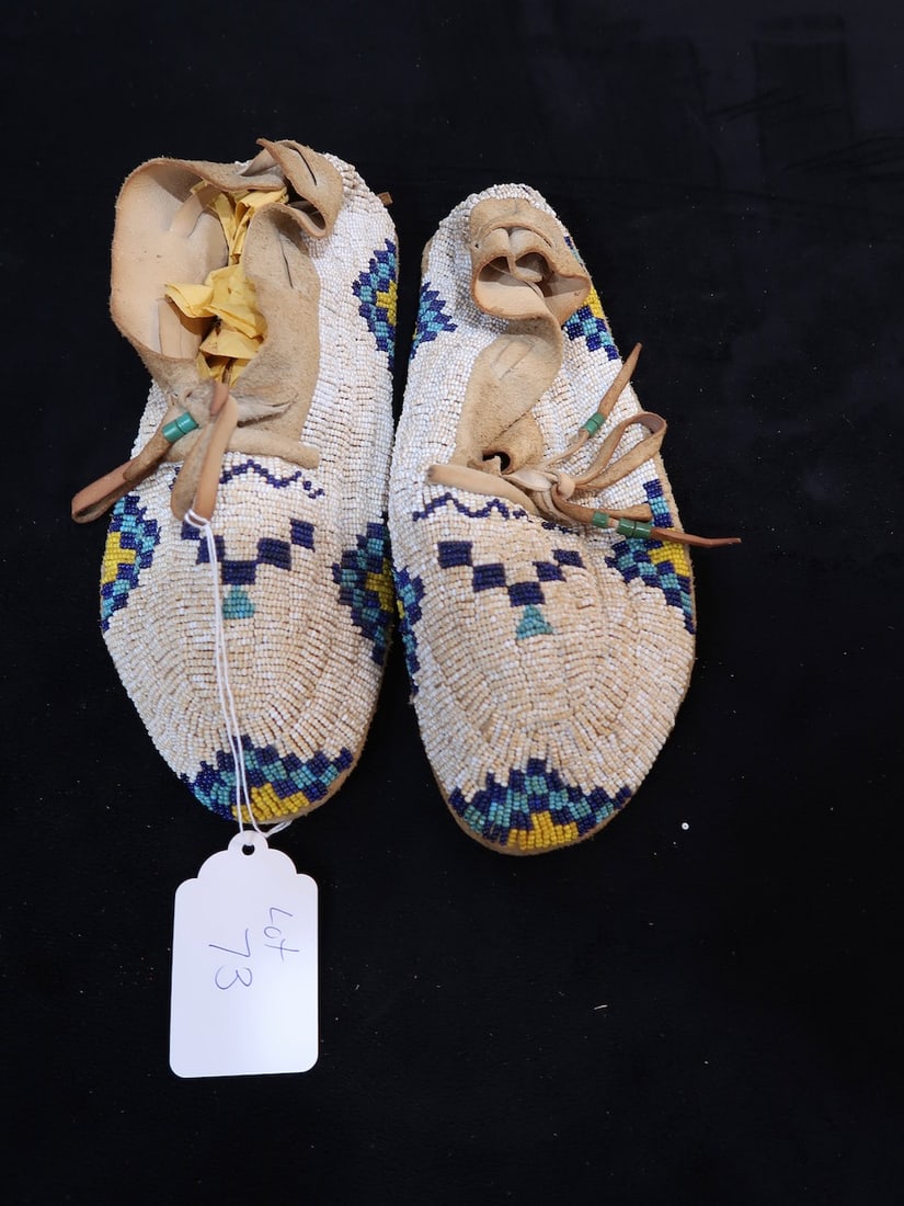 Vintage Native American Pair of Beaded Moccasins (Repaired Souls) (1 of 4)