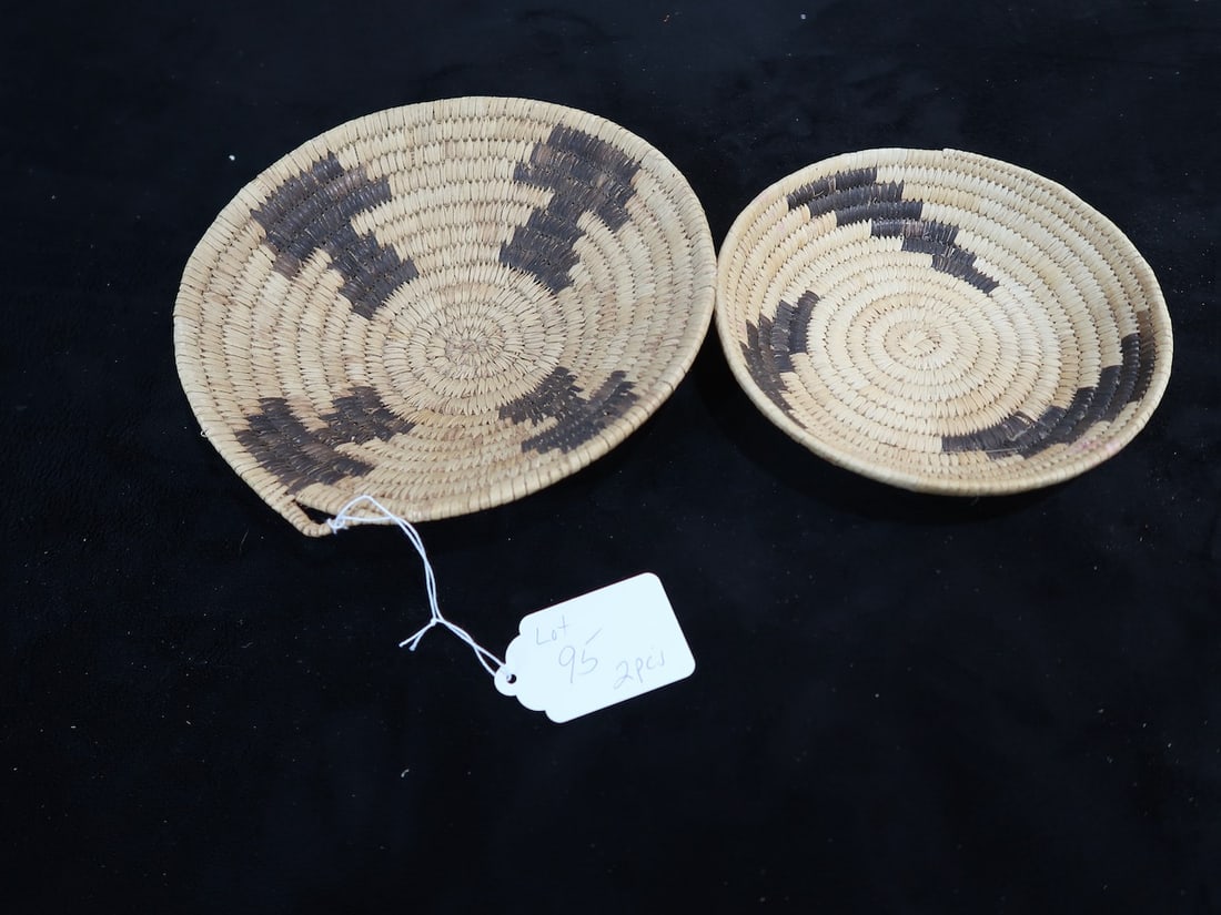 2 Vintage Tightly Woven Native American Baskets (1 of 4)