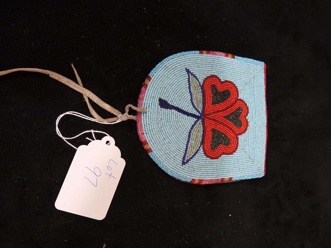 Vintage Native  American Beaded Belt Bag (1 of 3)