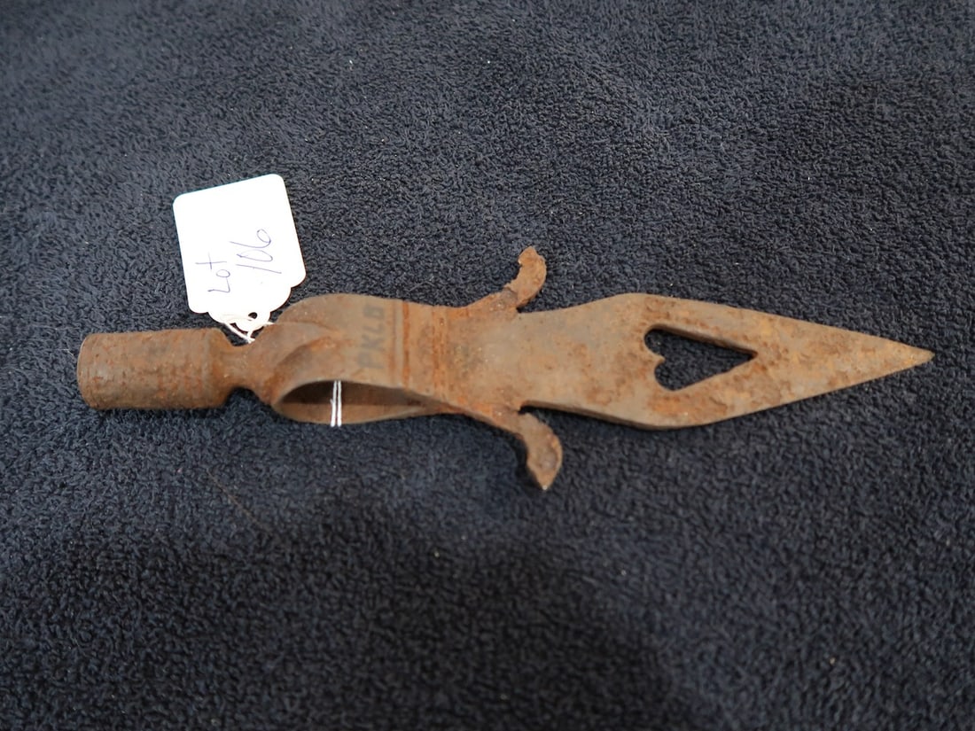 Vintage Native American Spear Head (1 of 2)