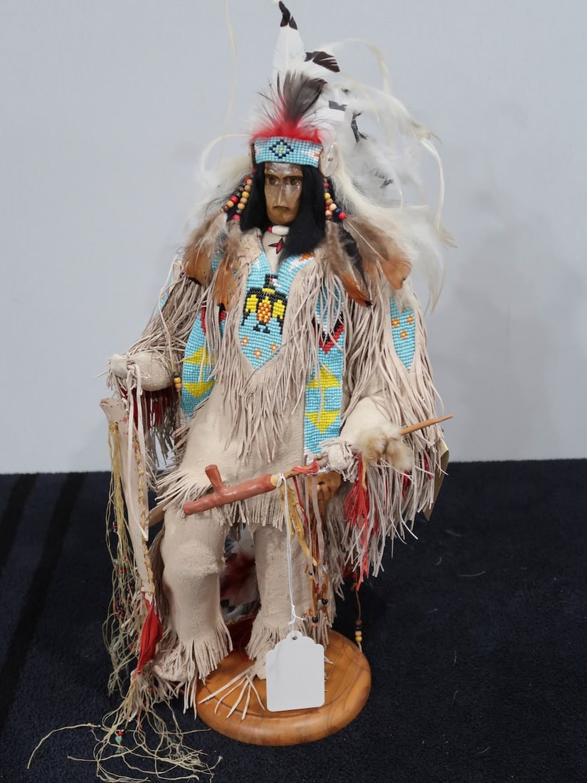Beautiful Native American "Looking Cloud" Lakota Sioux - Doll - No. 14/100 - Alex West Design (1 of 3)