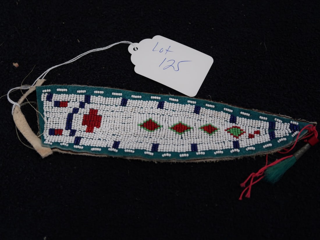 Beaded Native American Knife Sheath (1 of 2)