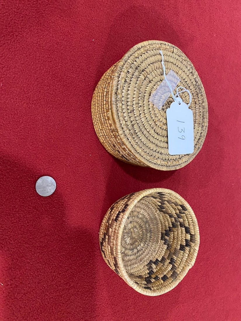 2 Early Native American Baskets (1 w/ Cover) (1 of 3)