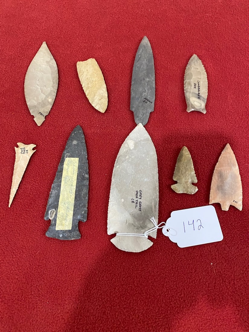 9 Large Vintage Native American Arrowheads (1 of 4)