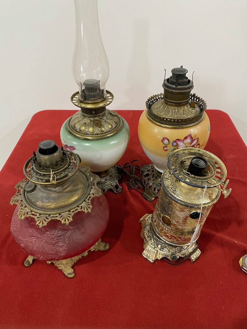 4 Banquet Lamp Bottoms (1 Jeweled): Largest: 16" T
