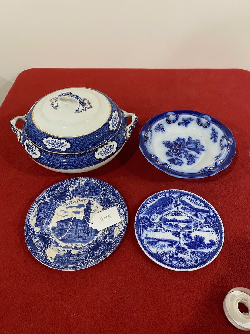 4 Pieces of Flow Blue including 2 Serving Pieces (1 of 3)