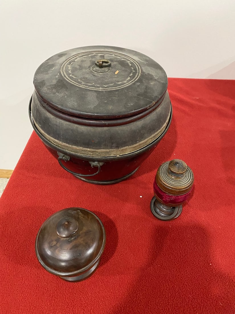 3 Early Wooden Sewing Items (1 of 4)