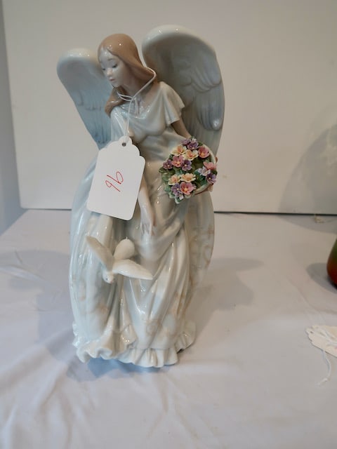 Large LLADRO Winged Angel Statue (1 of 3)