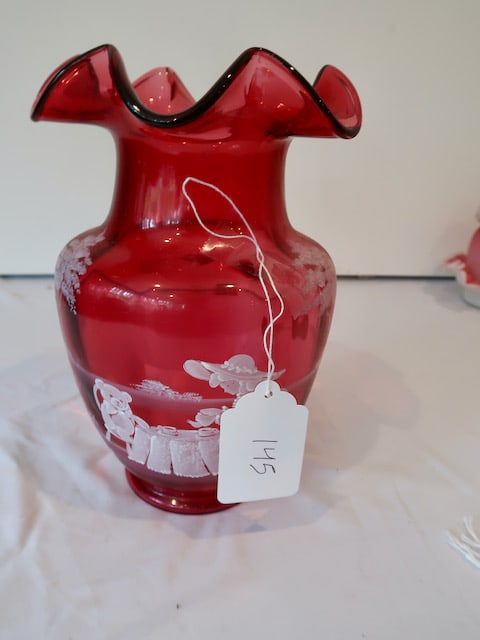Large Fenton Cranberry Vase (1 of 2)