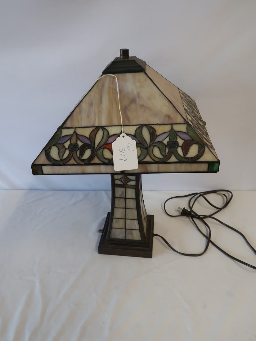 Stained Glass Modern Table Lamp (1 of 3)