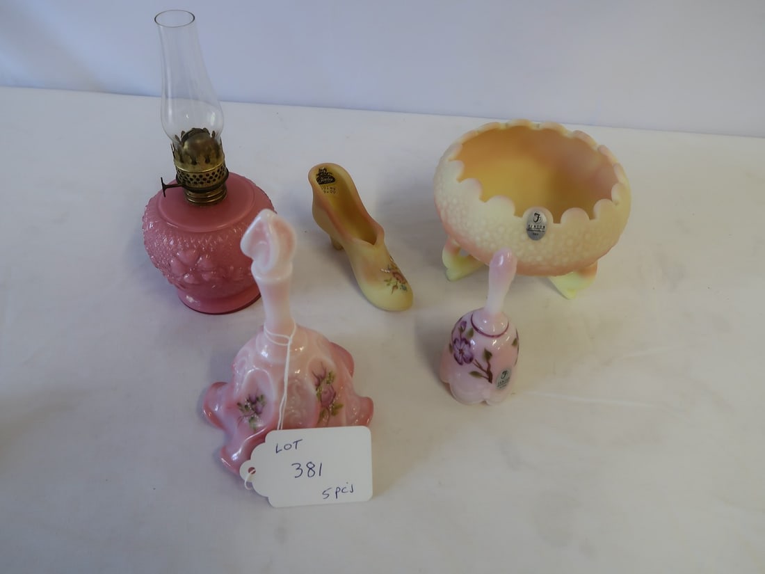 5 Pieces of Fenton Antique Glassware including Miniature Kerosene Lamp (1 of 3)