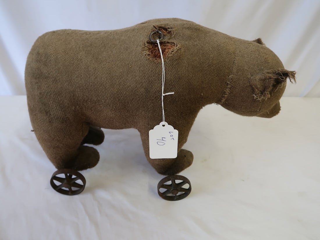Early Stifel Teddy Bear w/ Growler on Wheels (1 of 3)