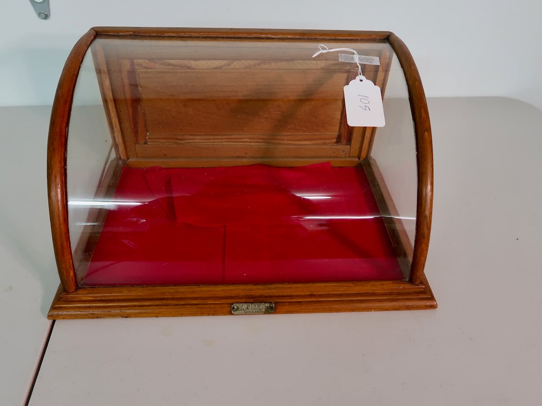 Nice Original Curved Glass Countertop Showcase (1 of 4)