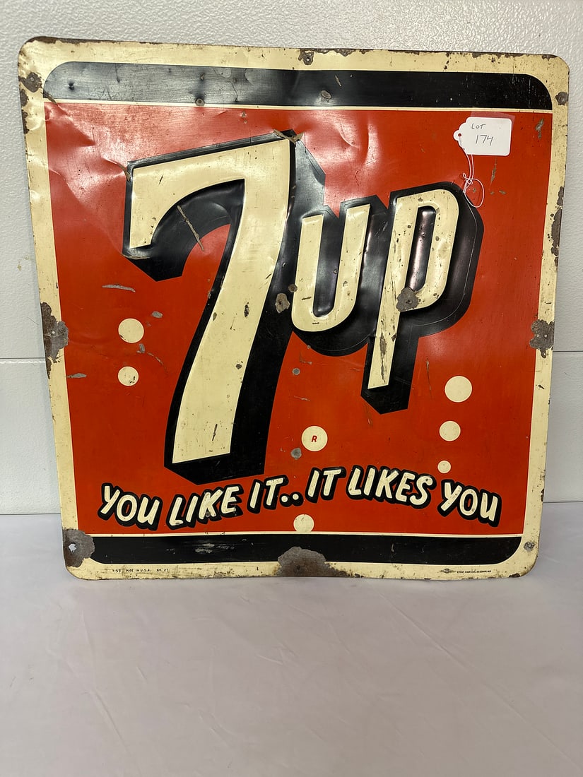 Vintage 7up Metal Sign (1 of 4)