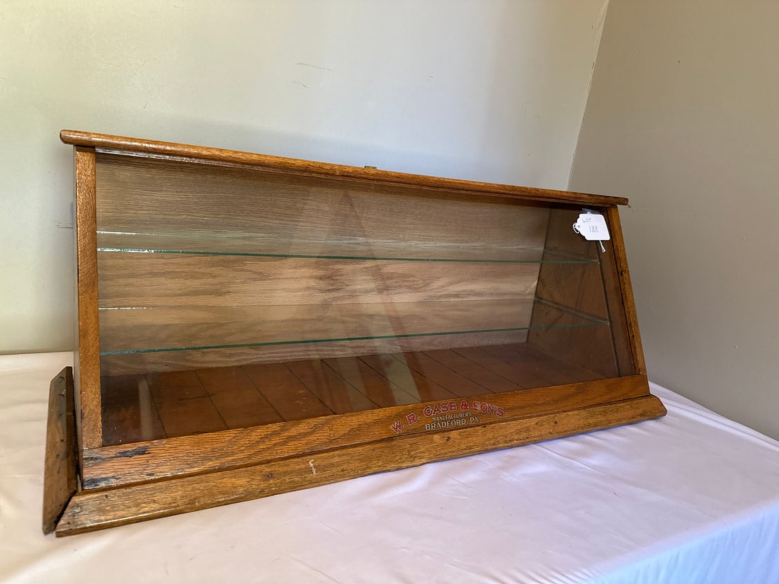 Antique W.R. Case & Sons Display Case (1 of 6)