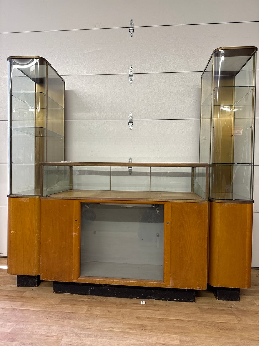 Deco Curved Glass 3-Piece Store Display Fixture (1 of 6)