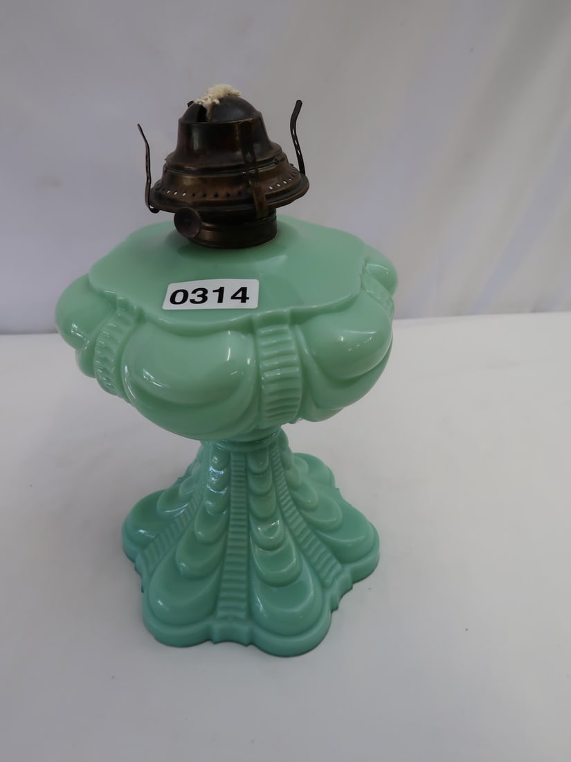 Jadeite Kerosene Antique Lamp (Missing Chimney) (1 of 2)