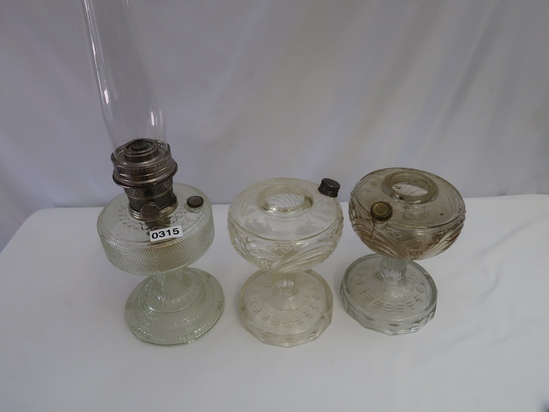 3 Clear Antique Aladdin Lamps (2 Missing Burner & Chimney) (1 of 3)