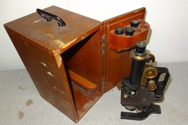 Microscope in Case-Spencer Len's Co.: Microscope in Case-Spencer Len's Co.