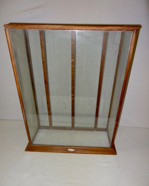 Oak Collar Display Case (1 of 3)