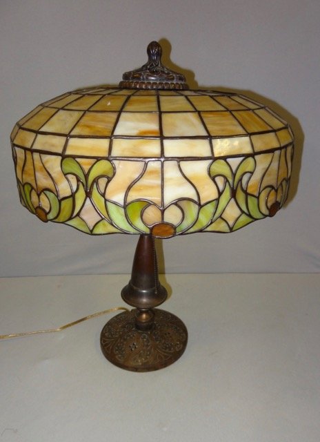 Stained Glass Table Lamp (1 of 3)