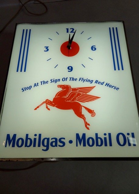 Mobile Gas Advertising Clock: 18" X 15"- Convex Glass