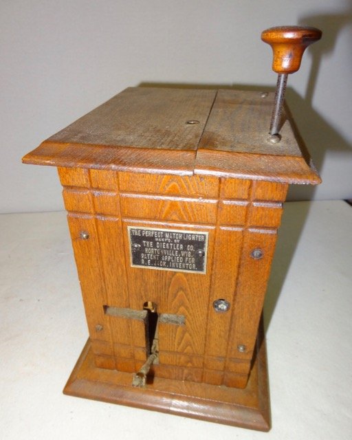 The Perfect Match Lighter in Oak Case (1 of 7)