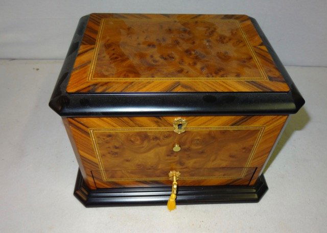 Reuge Music Box from Switzerland (1 of 5)