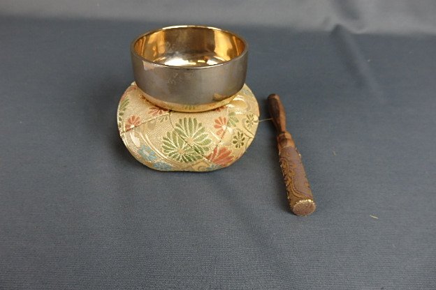 Japanese Temple Bell Singing Bowl (1 of 5)