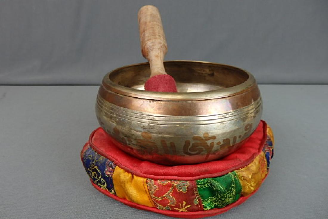 Singing Bowl with Mallet and Cushion (1 of 4)