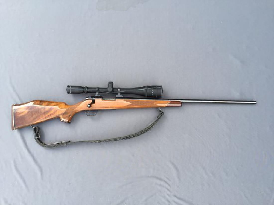 Weatherby Mark V: Weatherby Mark V Bolt Action, varmint master 22-250, , SN-4167860, never fired with Zeiss 3 x 9 scope SN-1863634