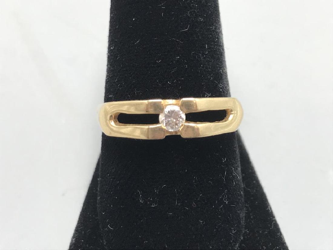 14 karat yellow gold menâ€™s ring with small (1 of 4)