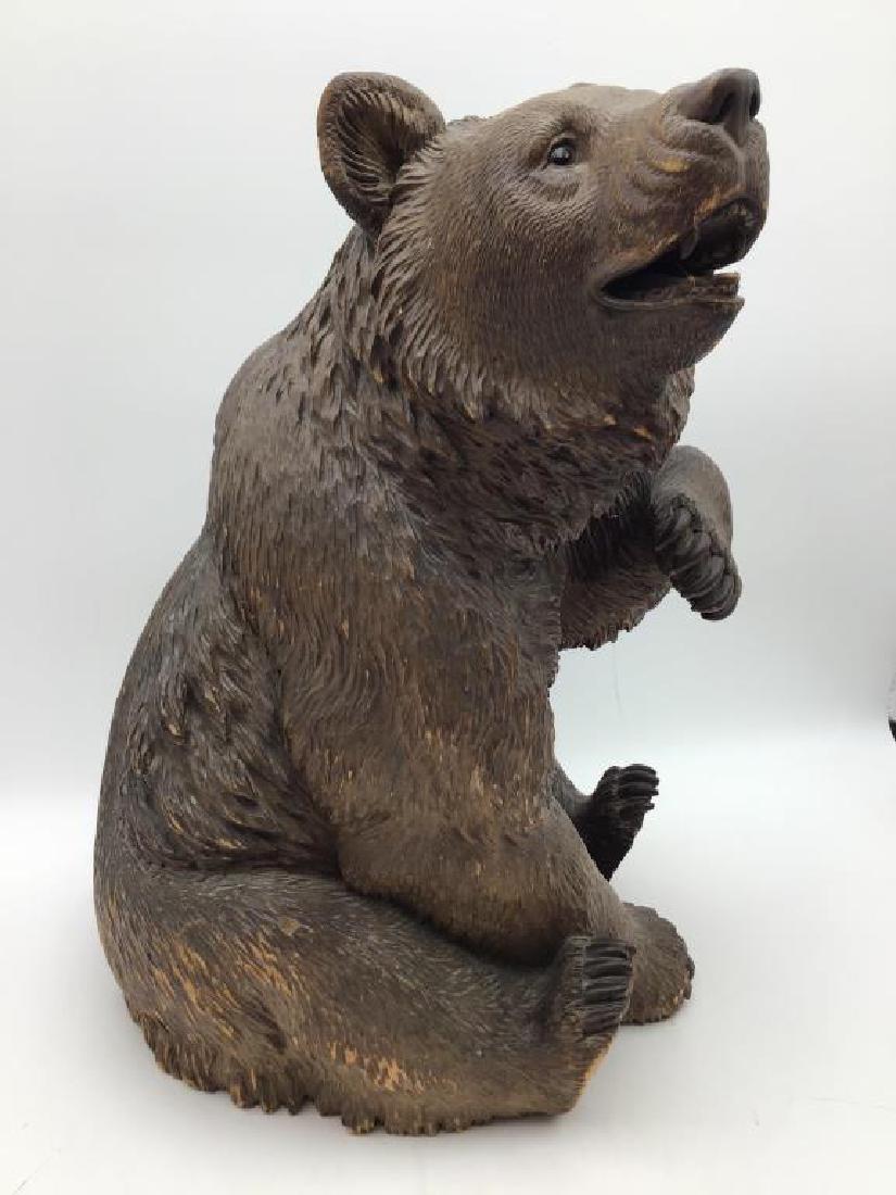 Carved wooden bear (1 of 6)