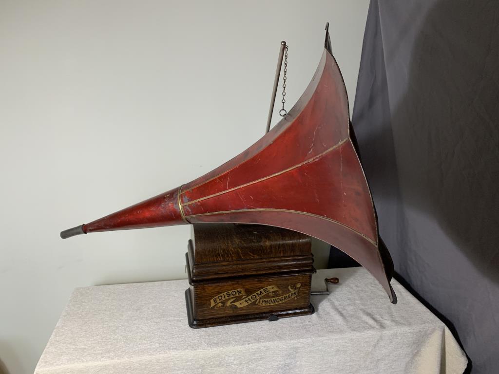 Edison Model B? Cylinder Player: SN #H183212, bracket and red morning glory horn. End Spindle Support, Lid with recessed latches, last patent 1903.